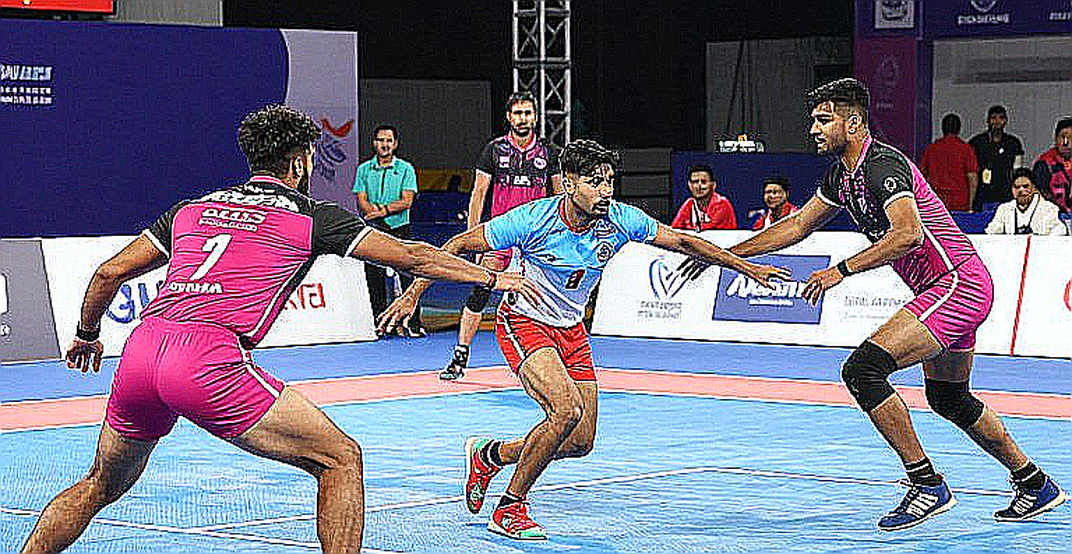 रिटेंशन फाइलिंग में 2.4 करोड़ की खामोशी: कागज बोलते हैं, लीग नहीं रिटेंशन फाइलिंग में 2.4 करोड़ की खामोशी: कागज बोलते हैं, लीग नहीं